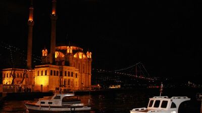 Boğaziçi Köprüsü'nün ışıkları bir saat kapatıldı