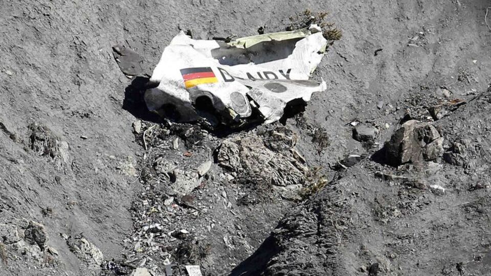 Düşen uçaktan tüyler ürperten diyaloglar!