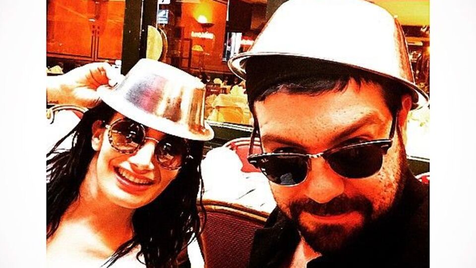 İrem Derici'den taslı selfie