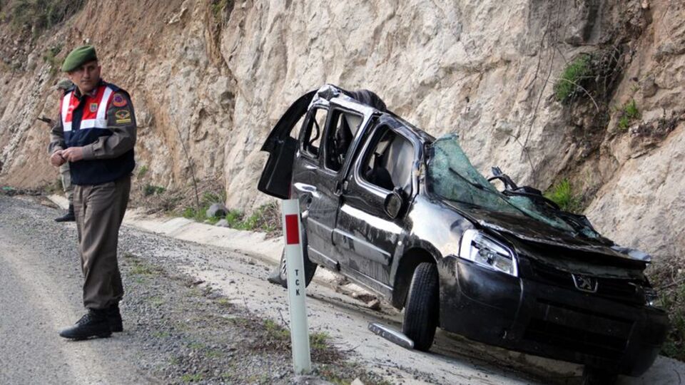 Akılalmaz kaza bir aileyi dağıttı!