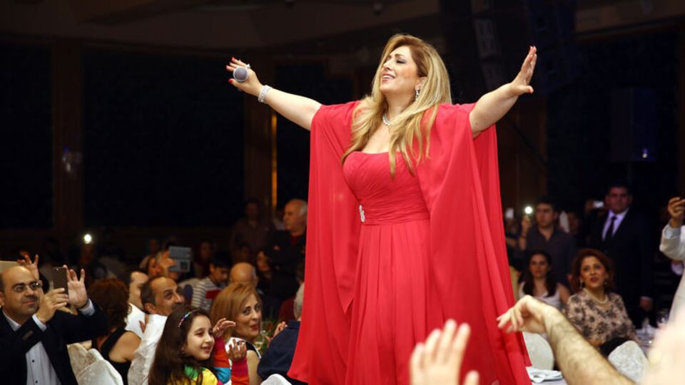 İranlı stardan muhteşem konser