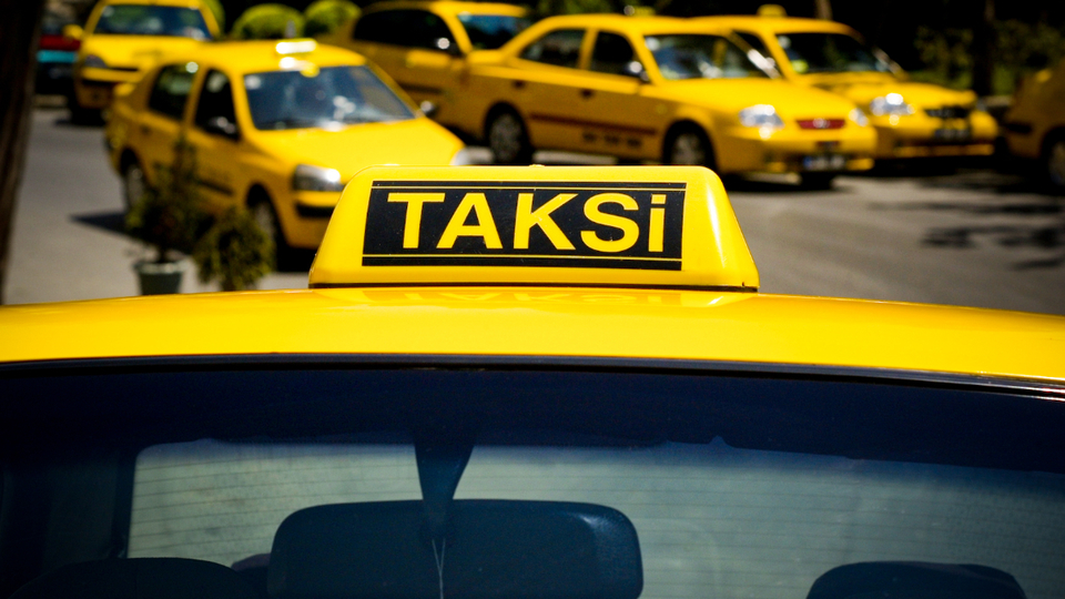 Üniversiteli taksiciler geliyor