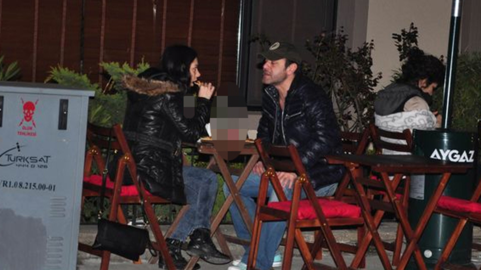 Kız arkadaşıyla gecelerde