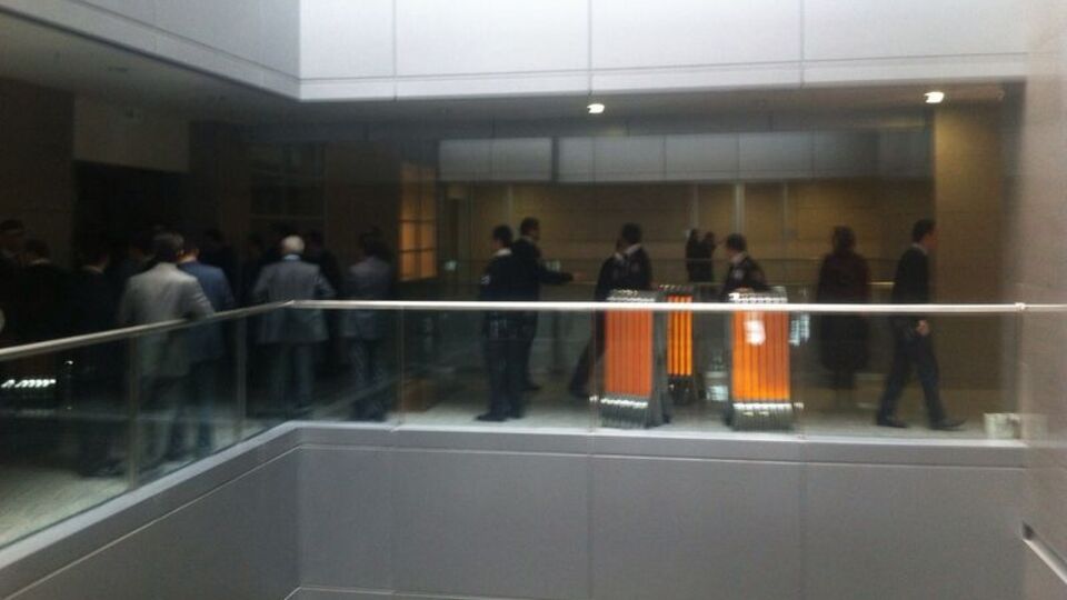 Berkin Elvan soruşturmasını yürüten savcıyı rehin aldılar