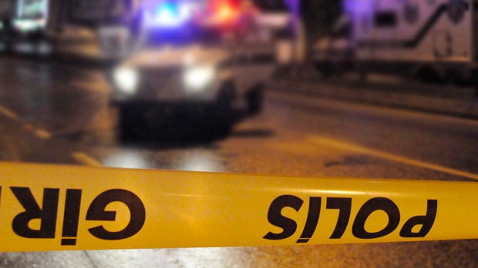Kocamustafapaşa'da polis aracına ateş açıldı