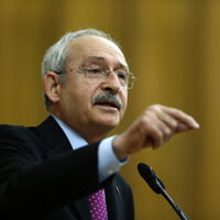 'Davutoğlu mızmızlanmayı bıraksın'