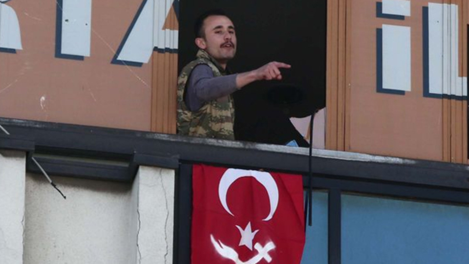 Kartal AK Parti ilçe binasına operasyon!