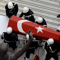 Adliyedeki törende şoke eden çıkış!