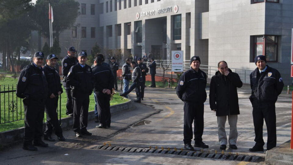 Abdullah Cömert davasında anne Hatice Cömert fenalaştı