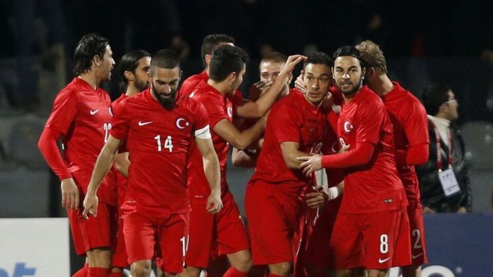 Milli futbolcu Ada'ya mı gidiyor?