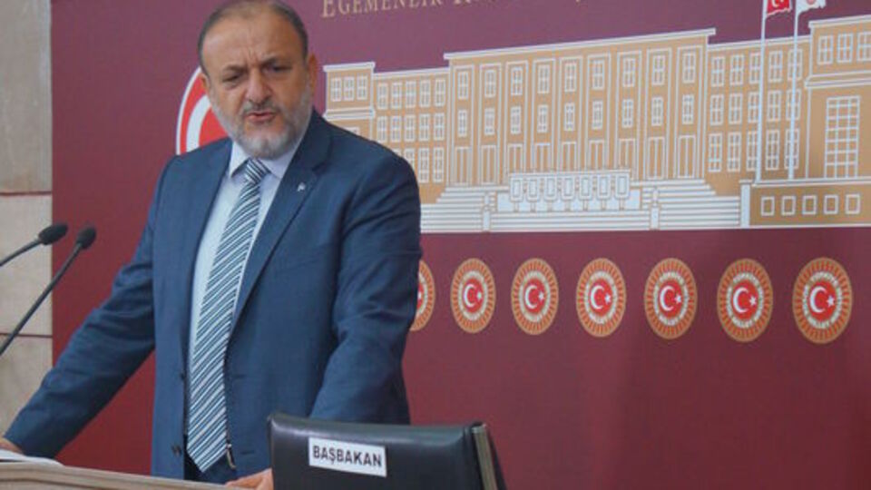 'Başbakan' koltuğuyla açıklama