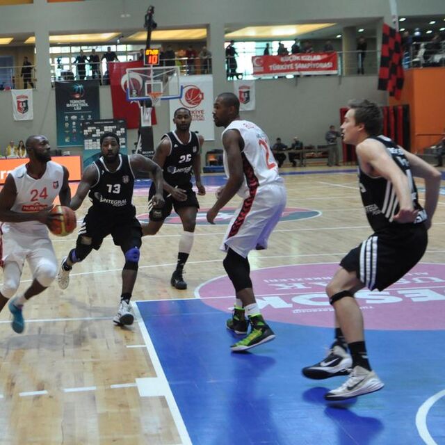 Beşiktaş Uşak'tan çıkamadı