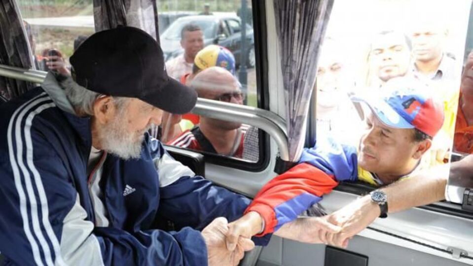 Fidel Castro 14 ay sonra sokakta