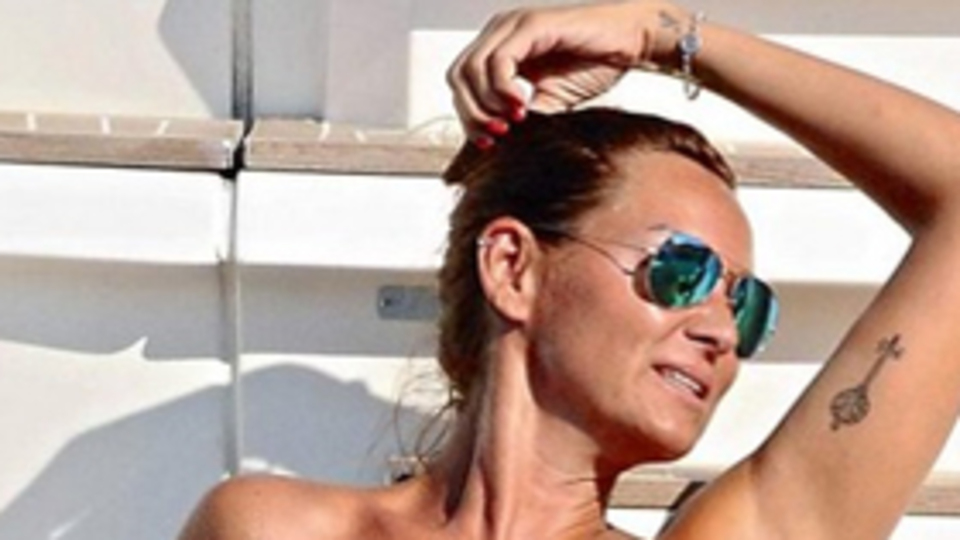 "Bacakların güzel deyince iyi!"