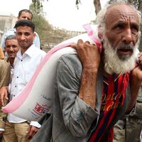 Yemen'de insanlar iç savaş korkusuyla gıda stokluyor