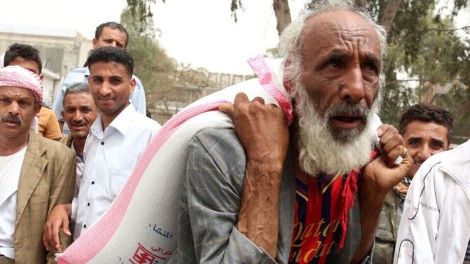 Yemen'de insanlar iç savaş korkusuyla gıda stokluyor