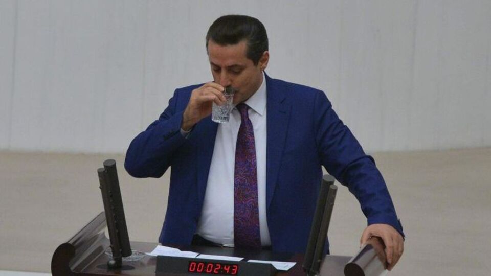 Kürsüde duygusal anlar