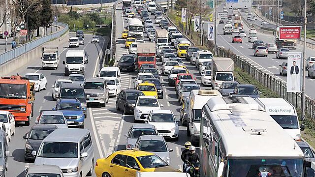 Trafik denetimlerinde 61 bin kişiye ceza