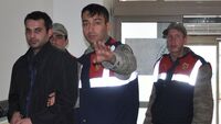 Babasını boğazını keserek öldürmüştü