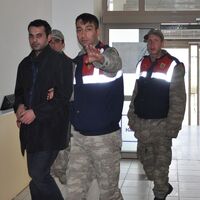 Babasını boğazını keserek öldürmüştü