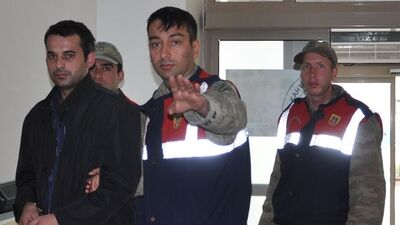 Babasını boğazını keserek öldürmüştü