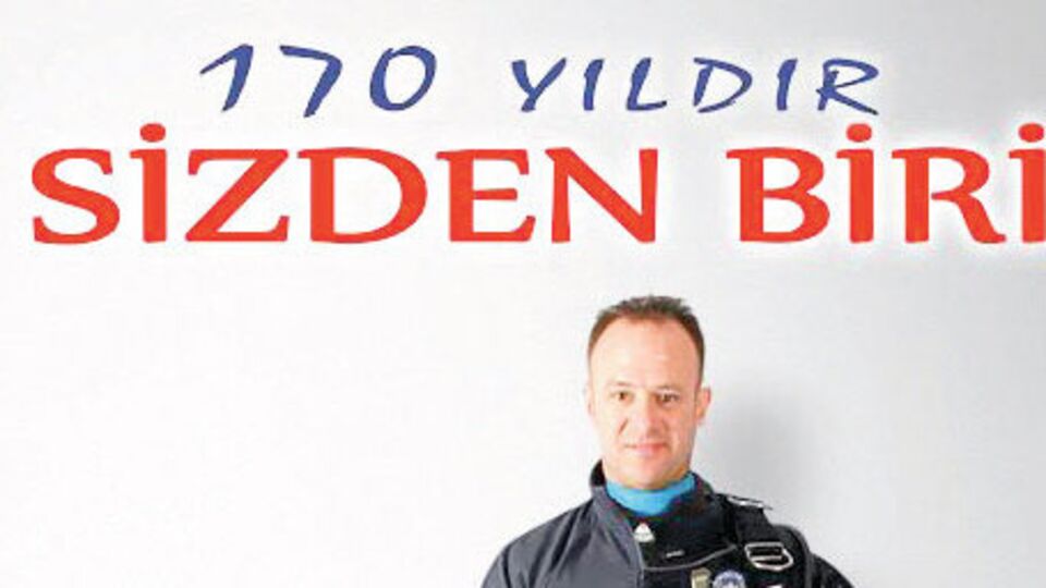 İzmir polisinden 'Sizden biriyiz' afişleri