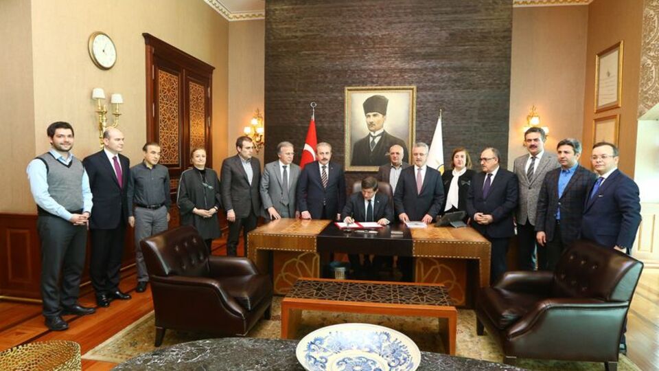 Davutoğlu: Uzun bir mesai sonunda...