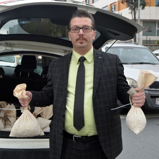 Aday olmak için 85 kilogram para verdi