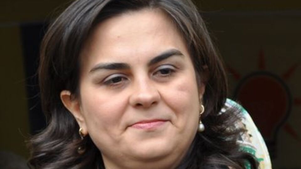 Ak Parti Tülay Babuşçu'ya 'reklam arası' verdi!