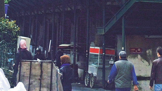 Metruk binada köfte rezaleti