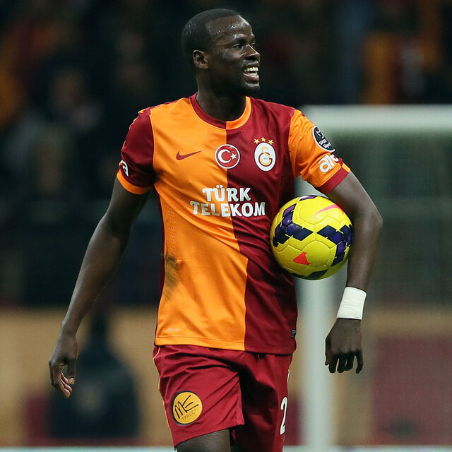 Eboue'den kritik imza