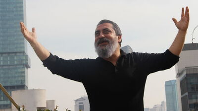 "Sahneye çırılçıplak çıkıyorum"