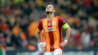 Sneijder sakatlandı