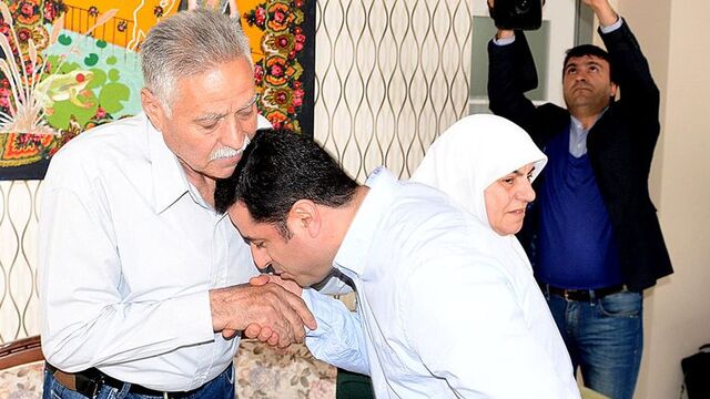 Demirtaş önce onların hayır duasını aldı