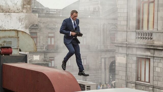 James Bond'dan yeni kareler