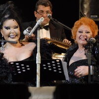 Devler bu akşam sahnede