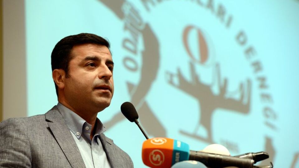 "Genelkurmay AKP'ye çalışmaktan vazgeçsin"