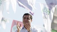 Demirtaş: Önceden planlanmış sahte bir operasyon vardı