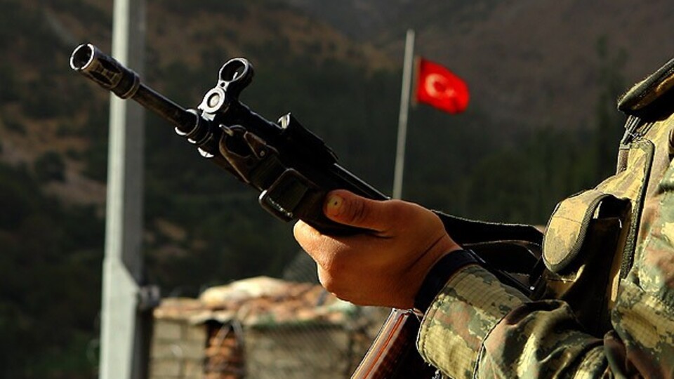 Hakkari'de askere taciz ateşi!
