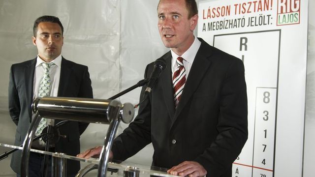 Macaristan'da ara seçimin galibi aşırı sağcı Jobbik