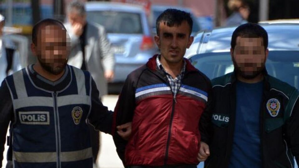 Polislere uyuşturucu satmaya kalktı