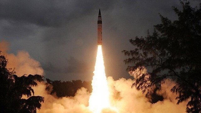 Pakistan nükleer kapasiteye sahip füze denedi