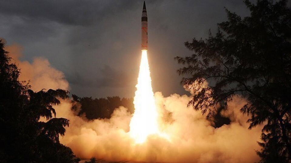 Pakistan nükleer kapasiteye sahip füze denedi