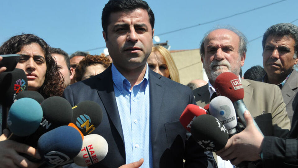"Silahla oy alıyorlar"a yanıt