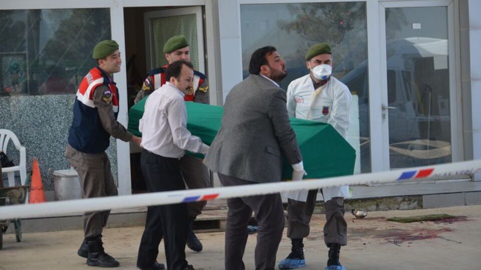 Baltayla öldürüp başında sabahladı!