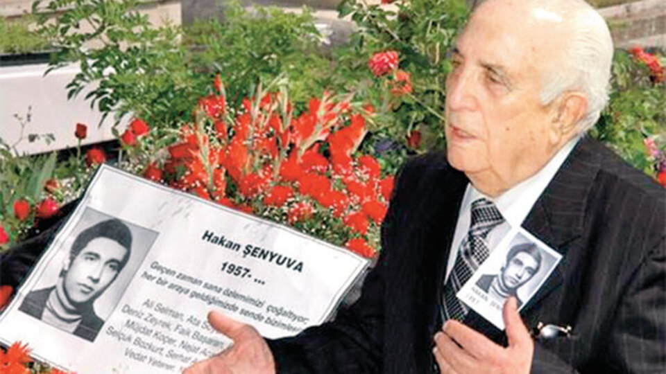 Oğlunun katilini 36 yıl arayan baba evladına kavuştu