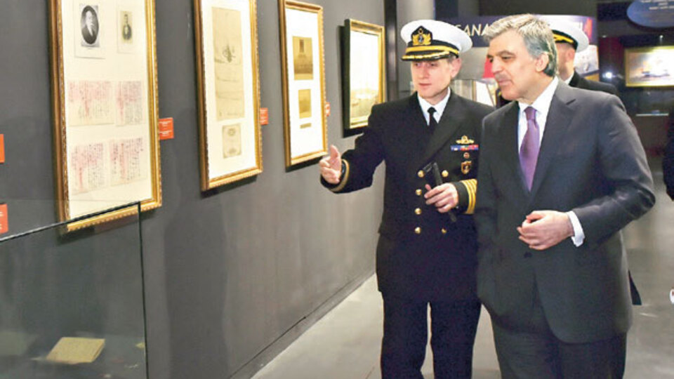 Abdullah Gül Deniz Müzesi'ni gezdi