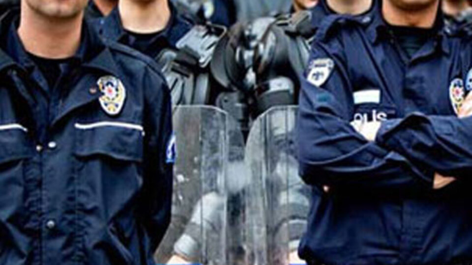 Emniyet'te tarihi düzenleme