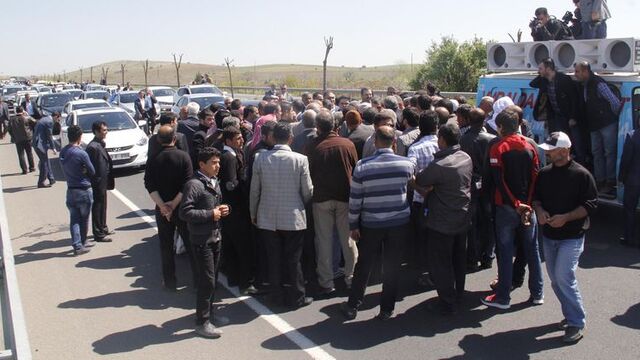 Çiftçiler Ak Partili adayların önünü kesti