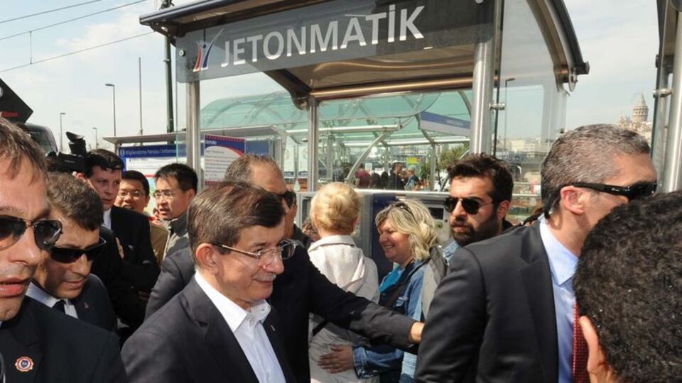 Başbakan Davutoğlu şaşırttı